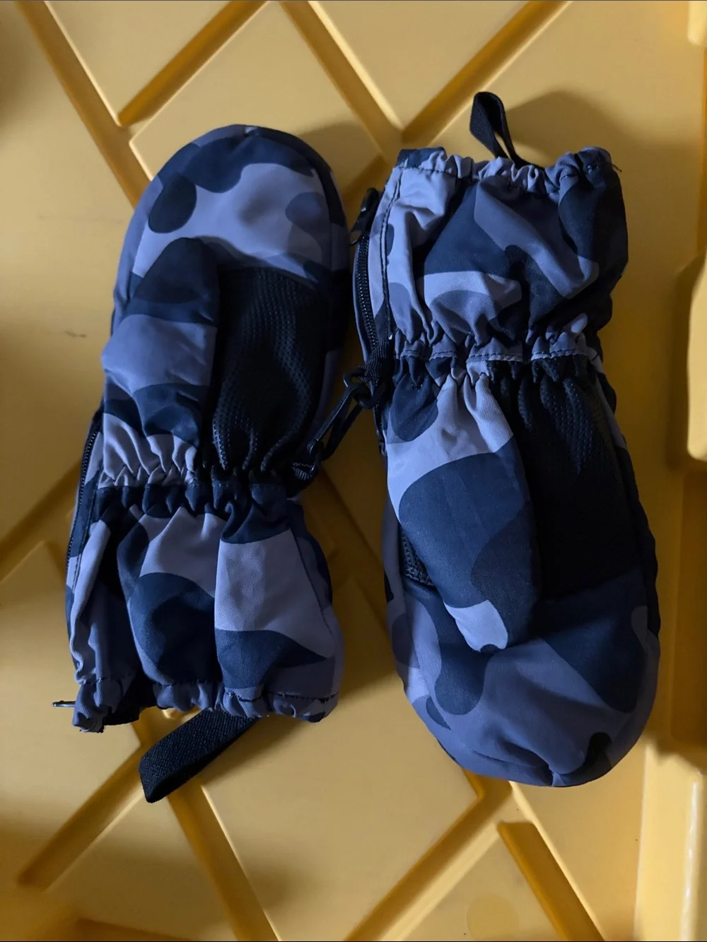 Waterproof Gray Camo Kids Mittens